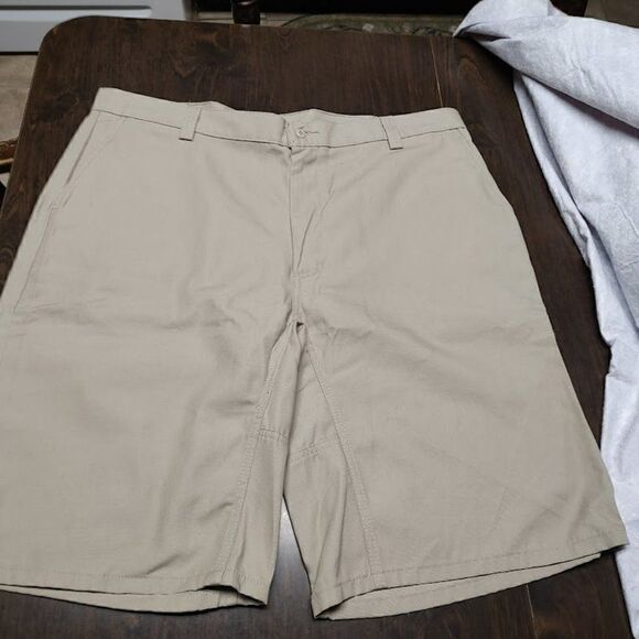 New Wrangler Khaki Work Wear Shorts Size Men's 42X12 - Picture 1 of 2